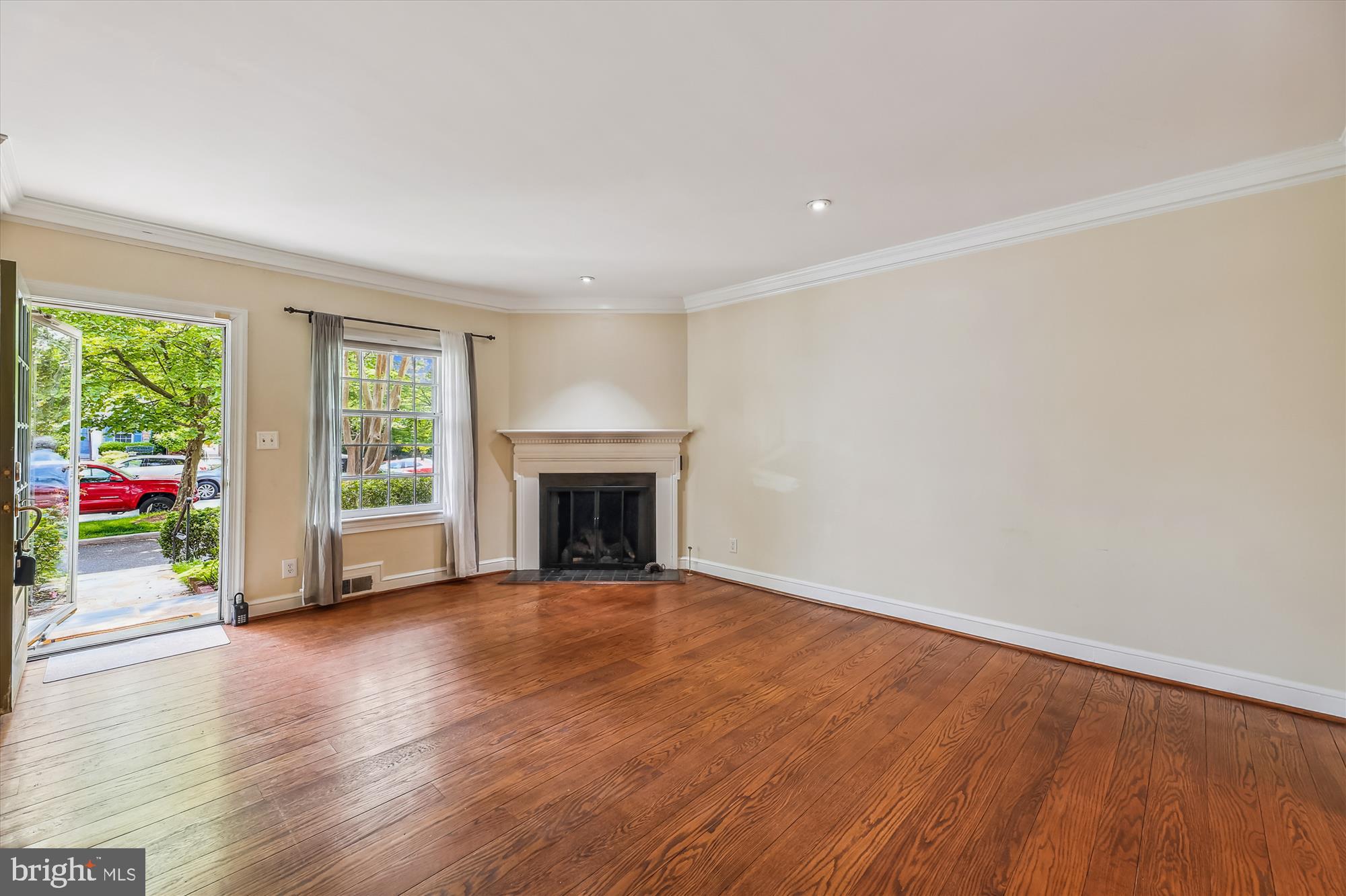 919 S SAINT ASAPH ST