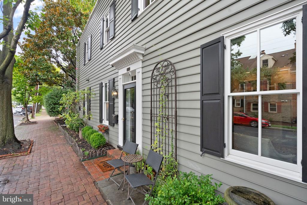 501 N Alfred St