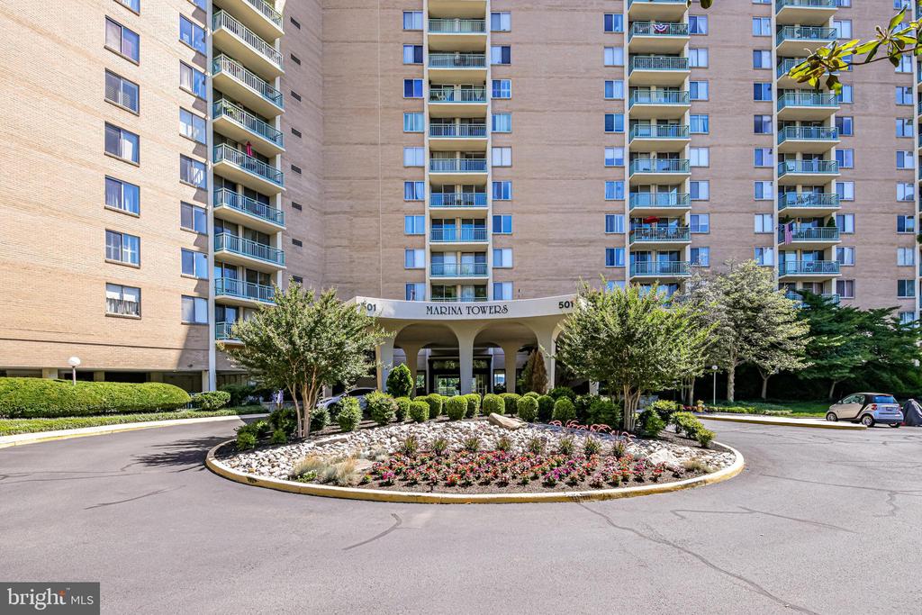 501 Slaters Ln #514