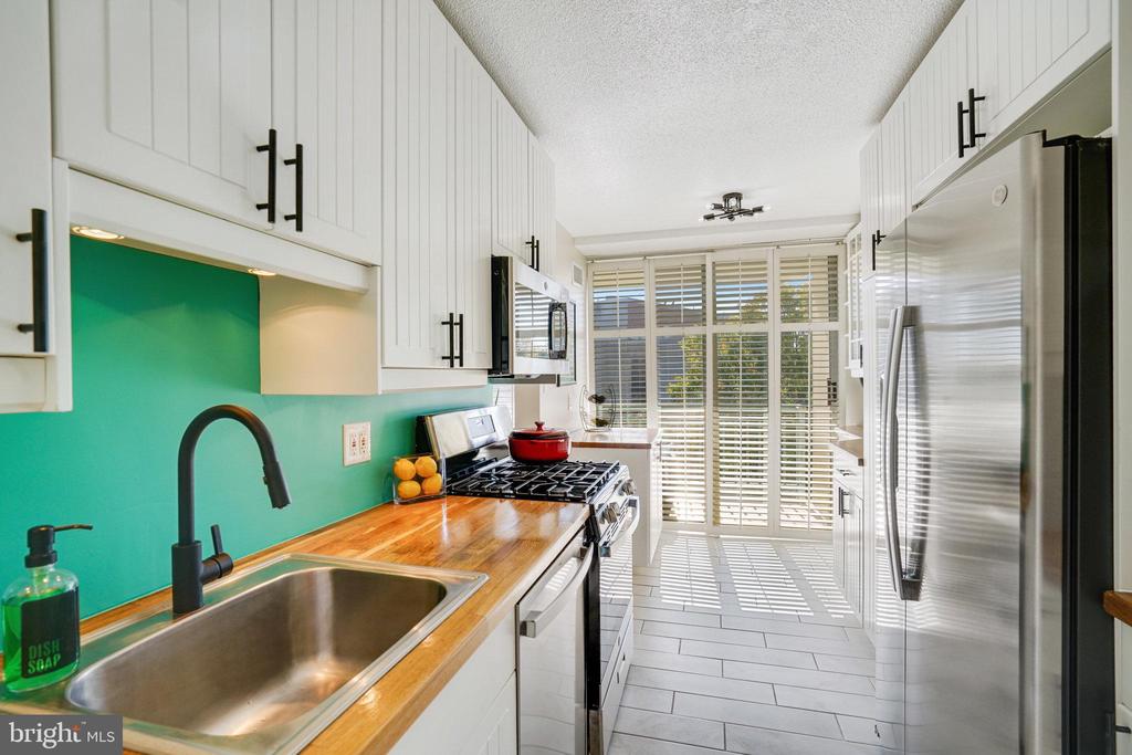 501 Slaters Ln #514