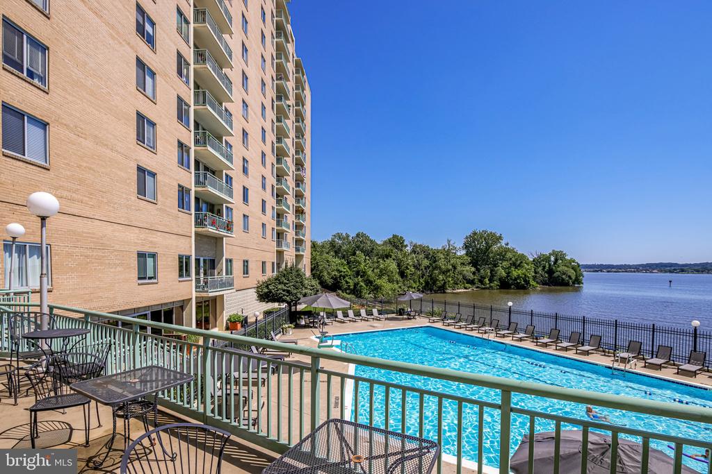 501 Slaters Ln #514