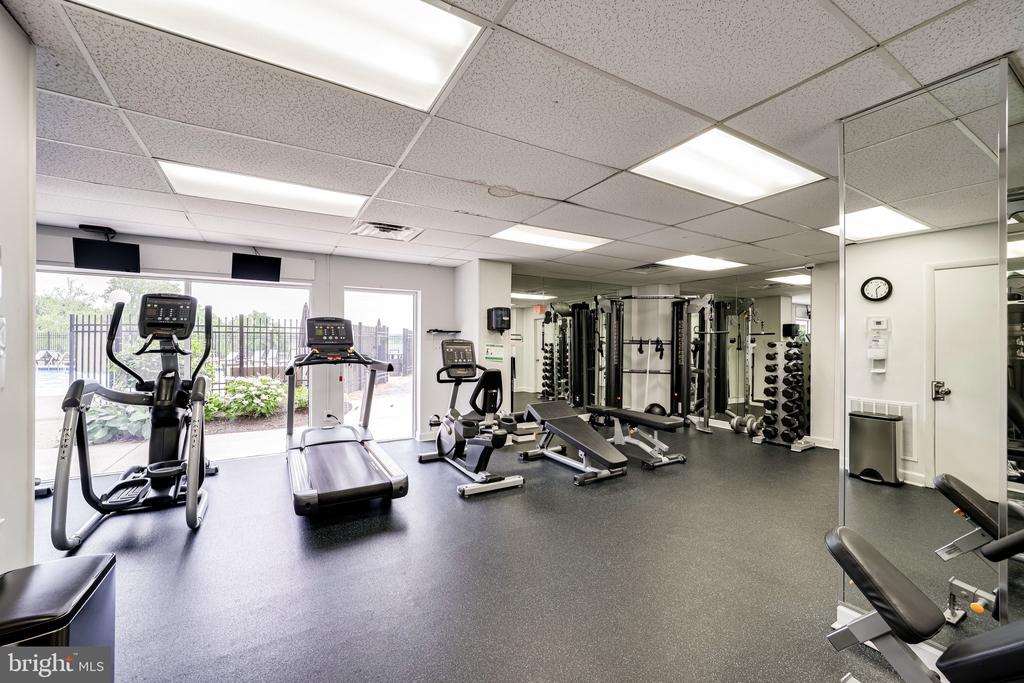 501 Slaters Ln #514