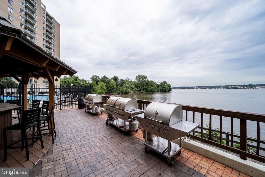 501 Slaters Ln #514