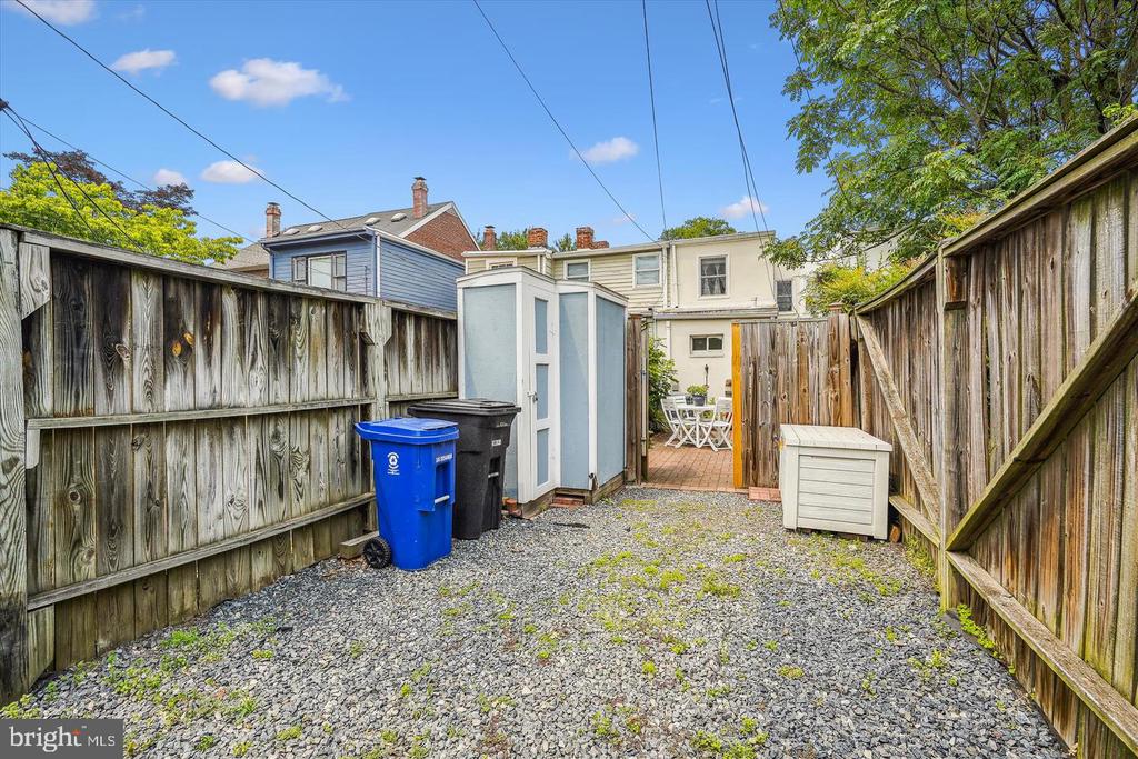 908 PENDLETON STREET