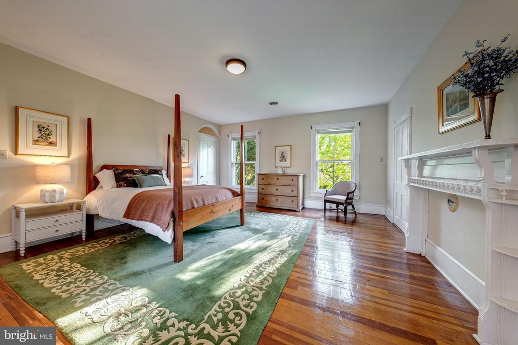12087 MOSS HOLLOW ROAD