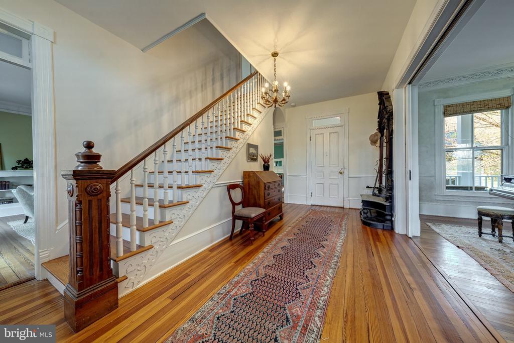 12087 MOSS HOLLOW ROAD