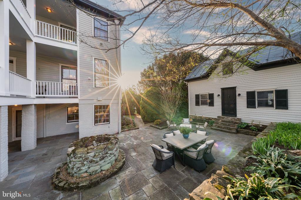12087 MOSS HOLLOW ROAD