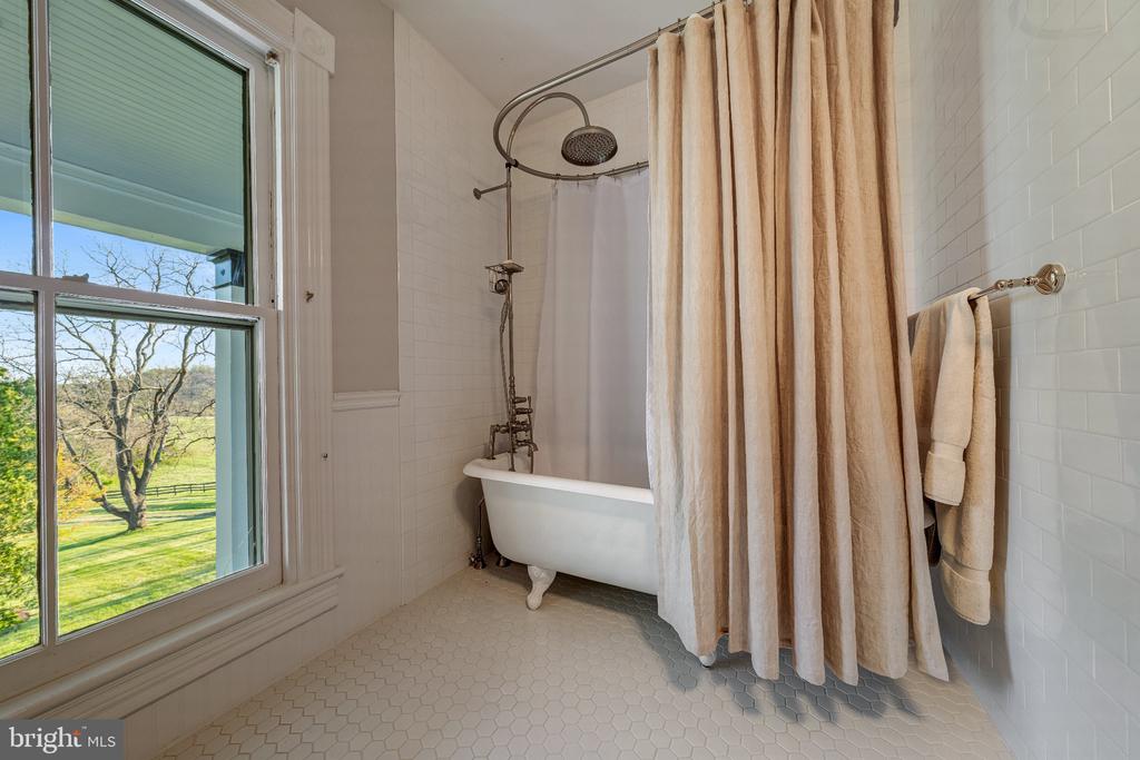12087 MOSS HOLLOW ROAD