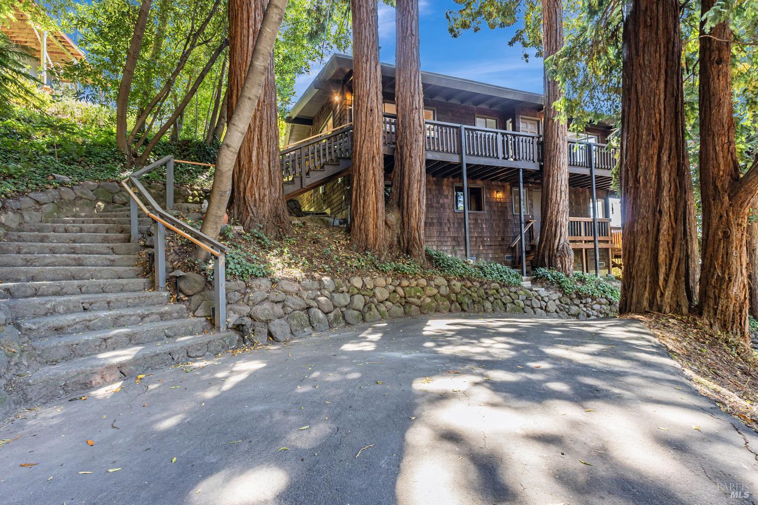 230 Del Casa Dr