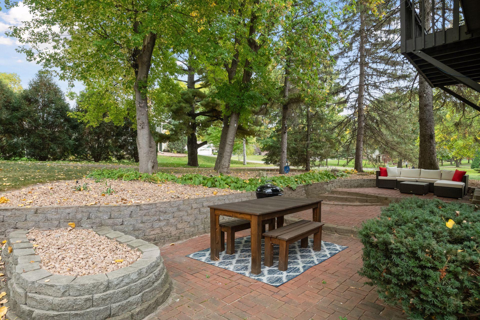 4700 Goldenrod Lane N