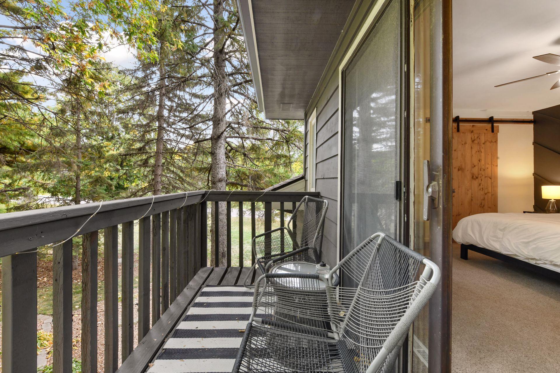 4700 Goldenrod Lane N