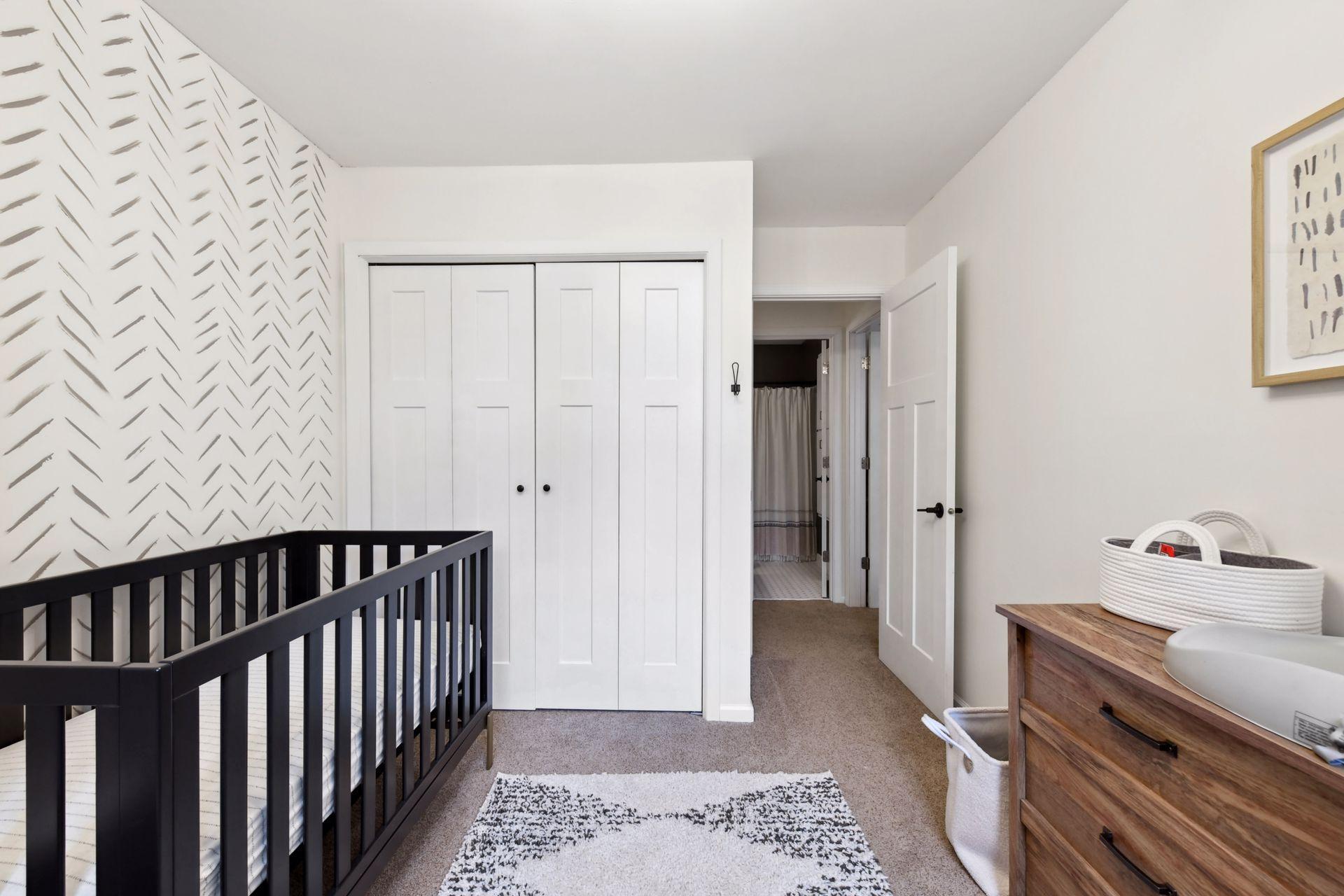 4700 Goldenrod Lane N