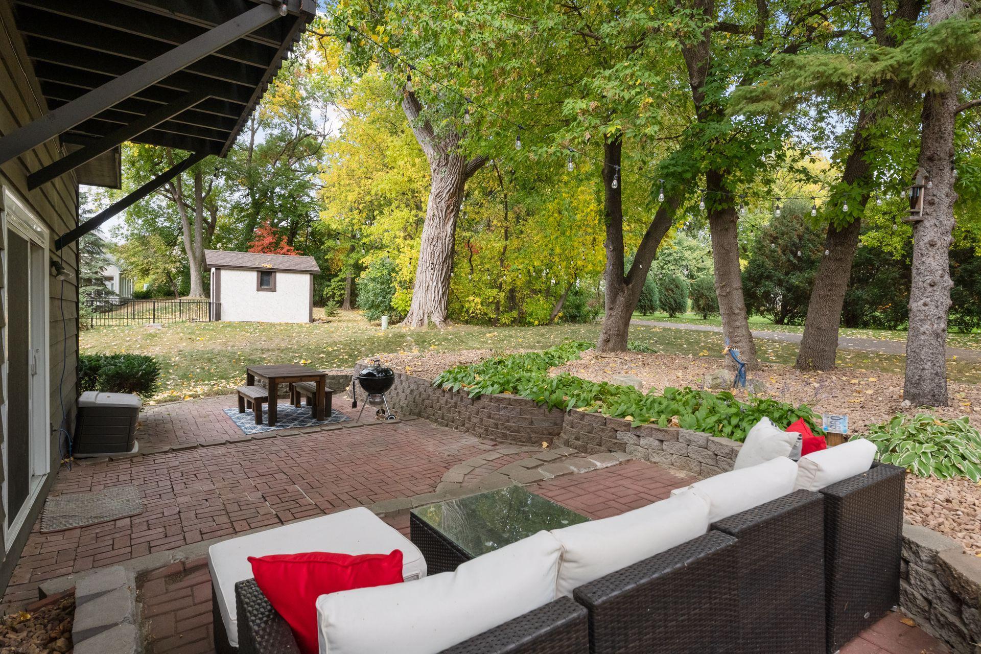 4700 Goldenrod Lane N