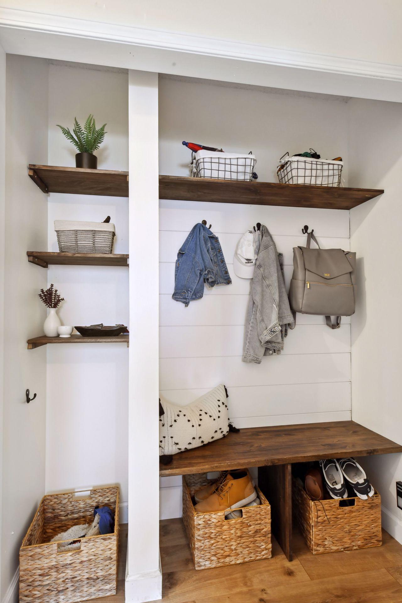 4700 Goldenrod Lane N