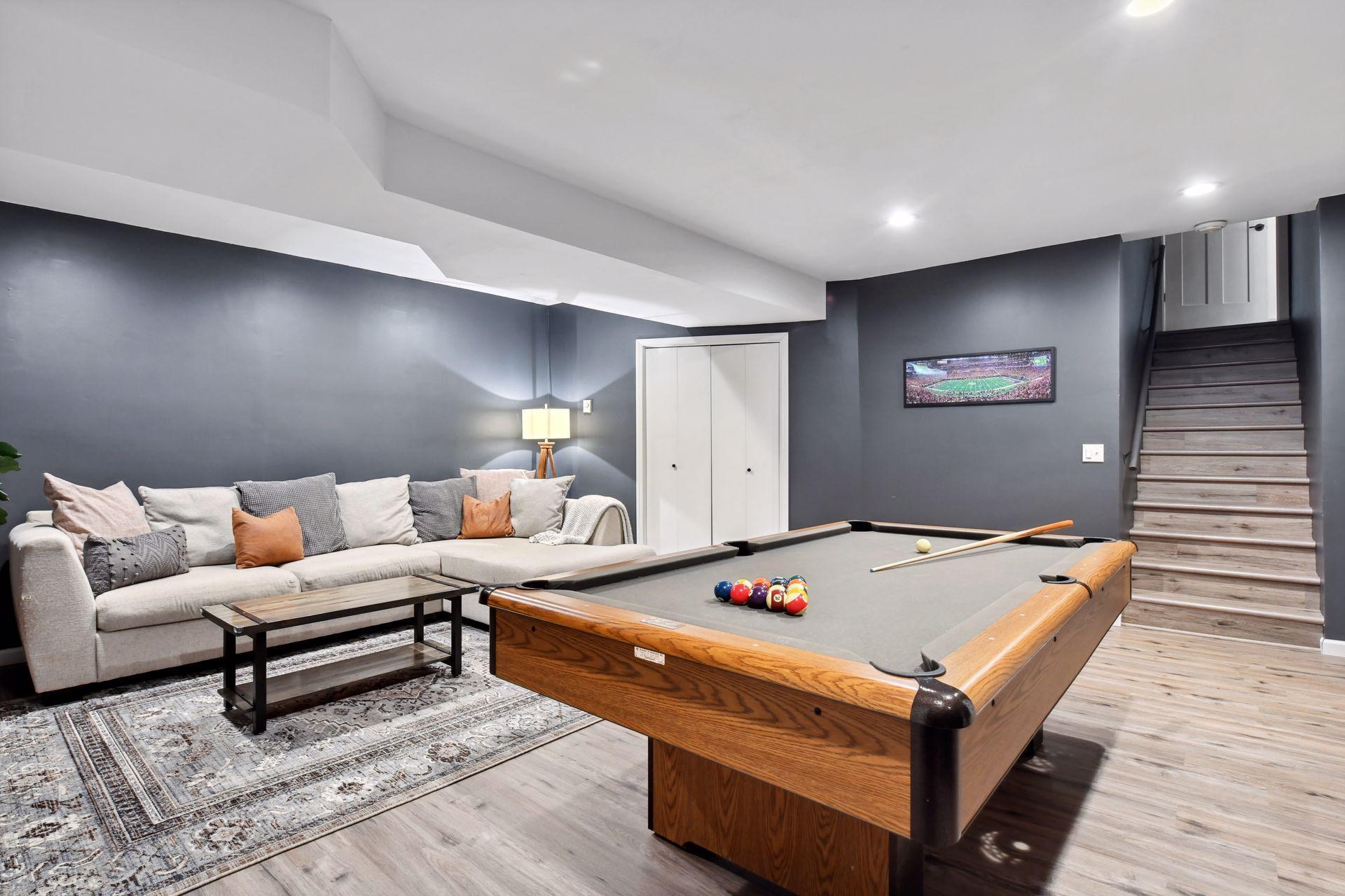 4700 Goldenrod Lane N