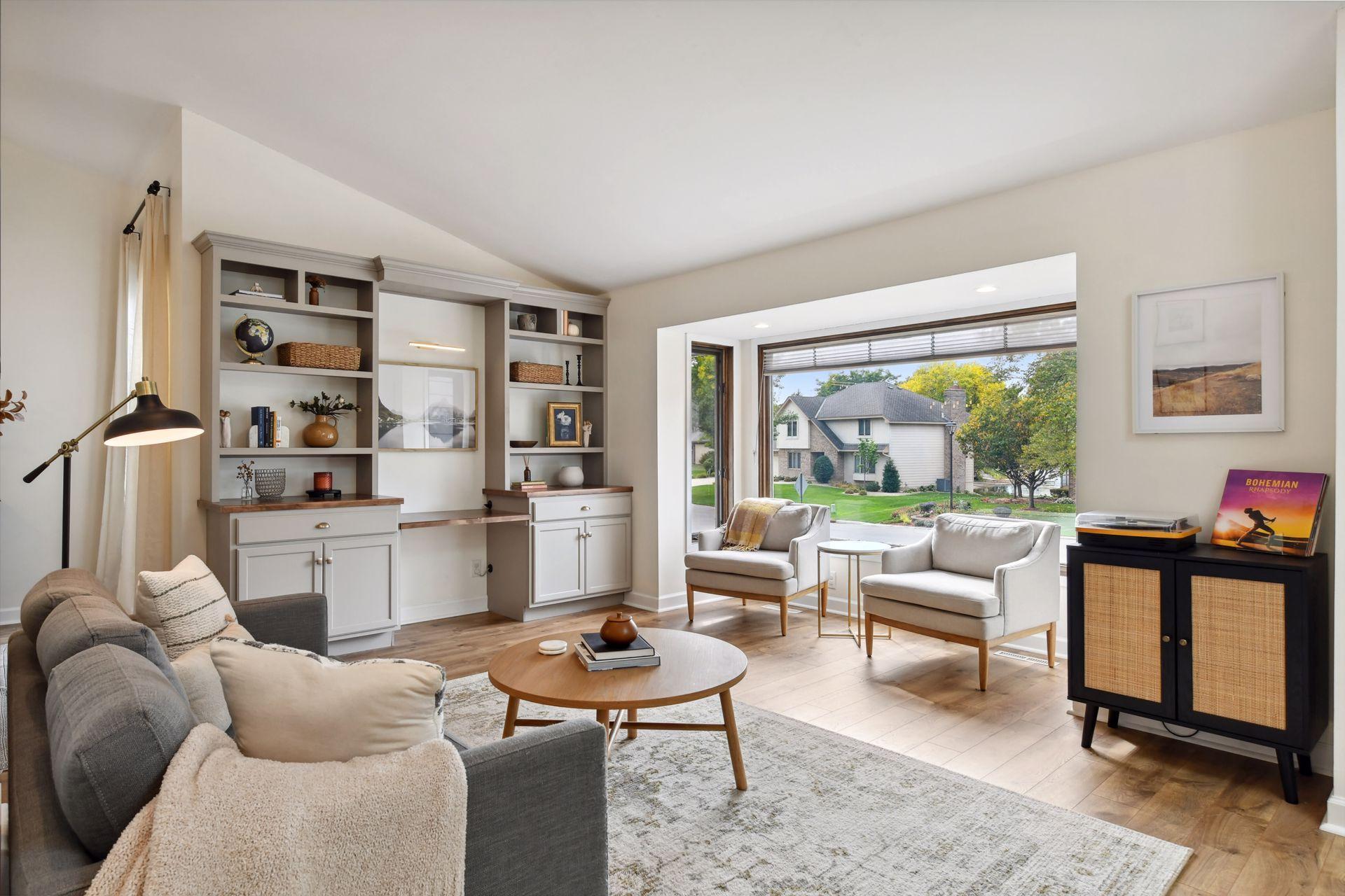 4700 Goldenrod Lane N