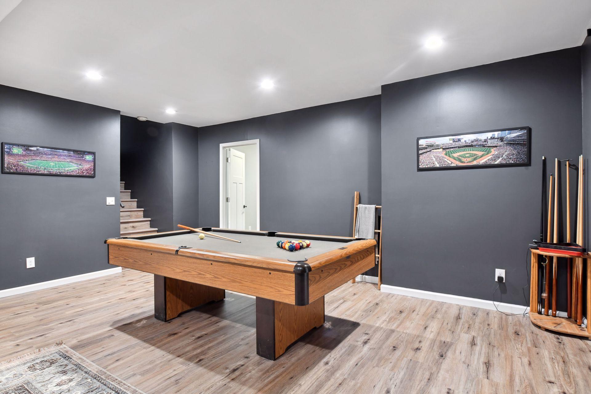 4700 Goldenrod Lane N