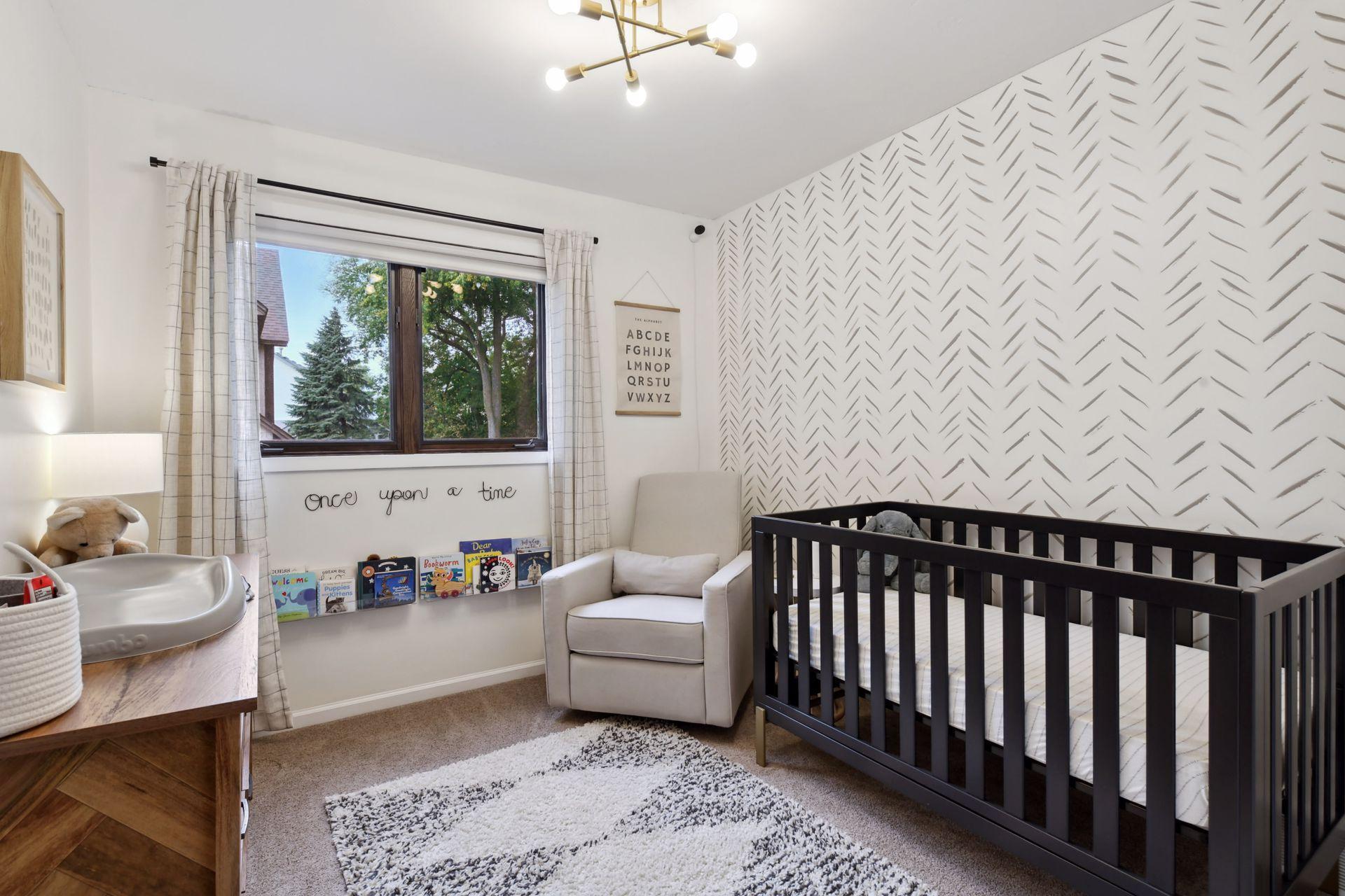 4700 Goldenrod Lane N