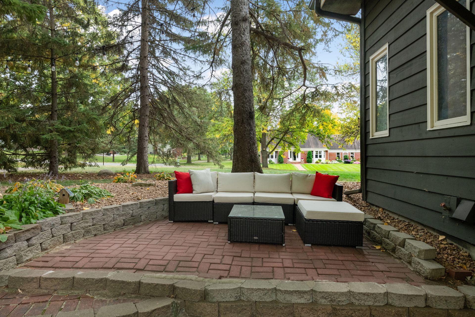 4700 Goldenrod Lane N