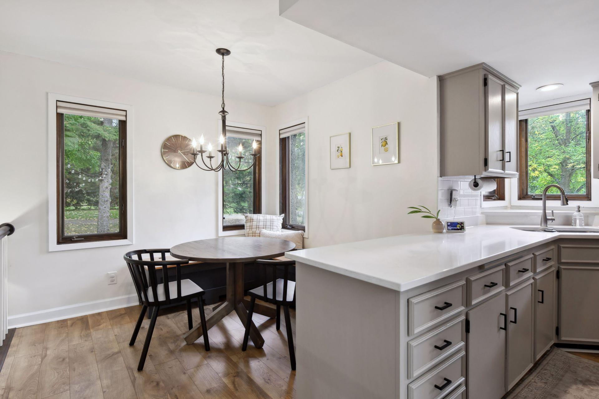 4700 Goldenrod Lane N