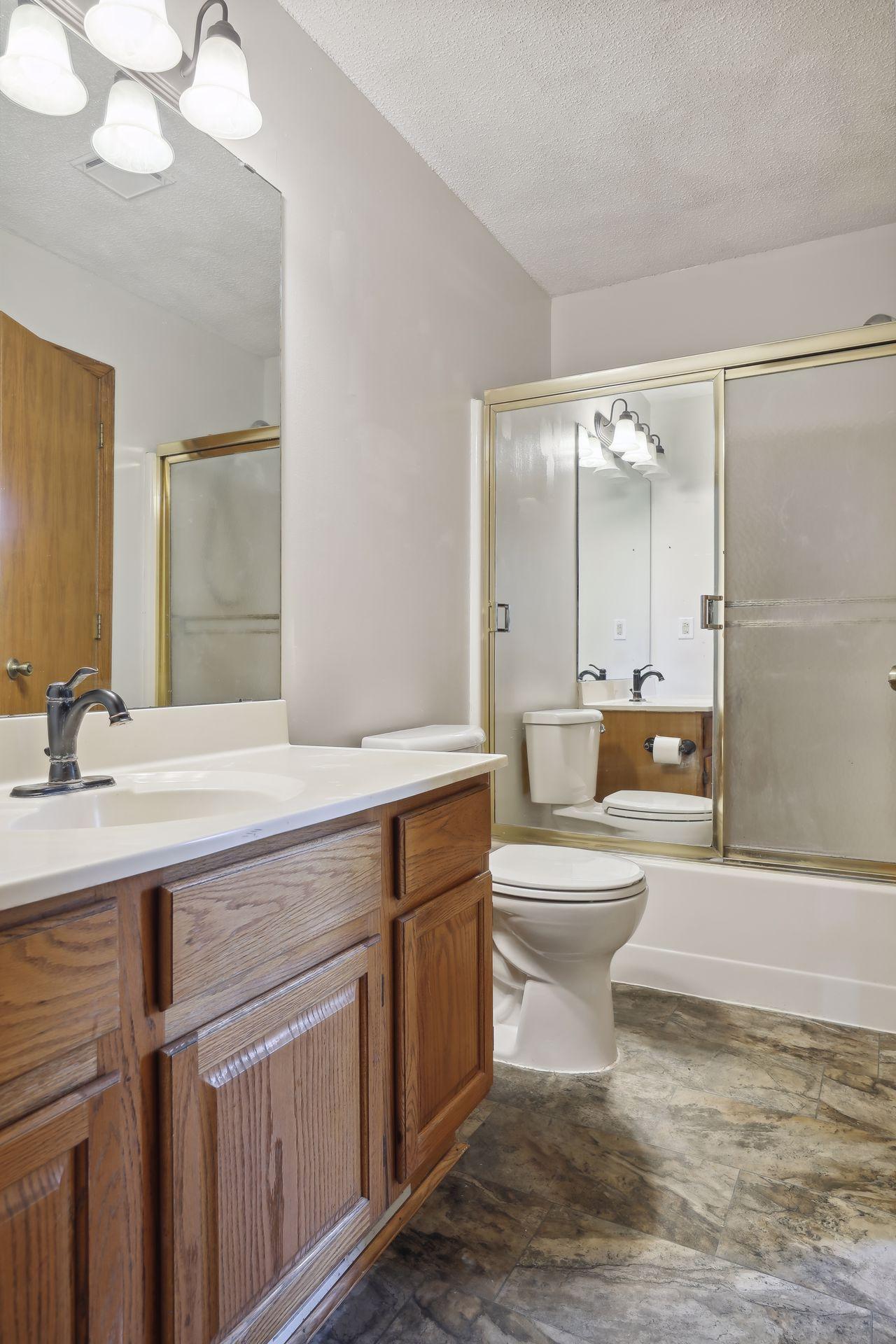 2950 Highview Knolls