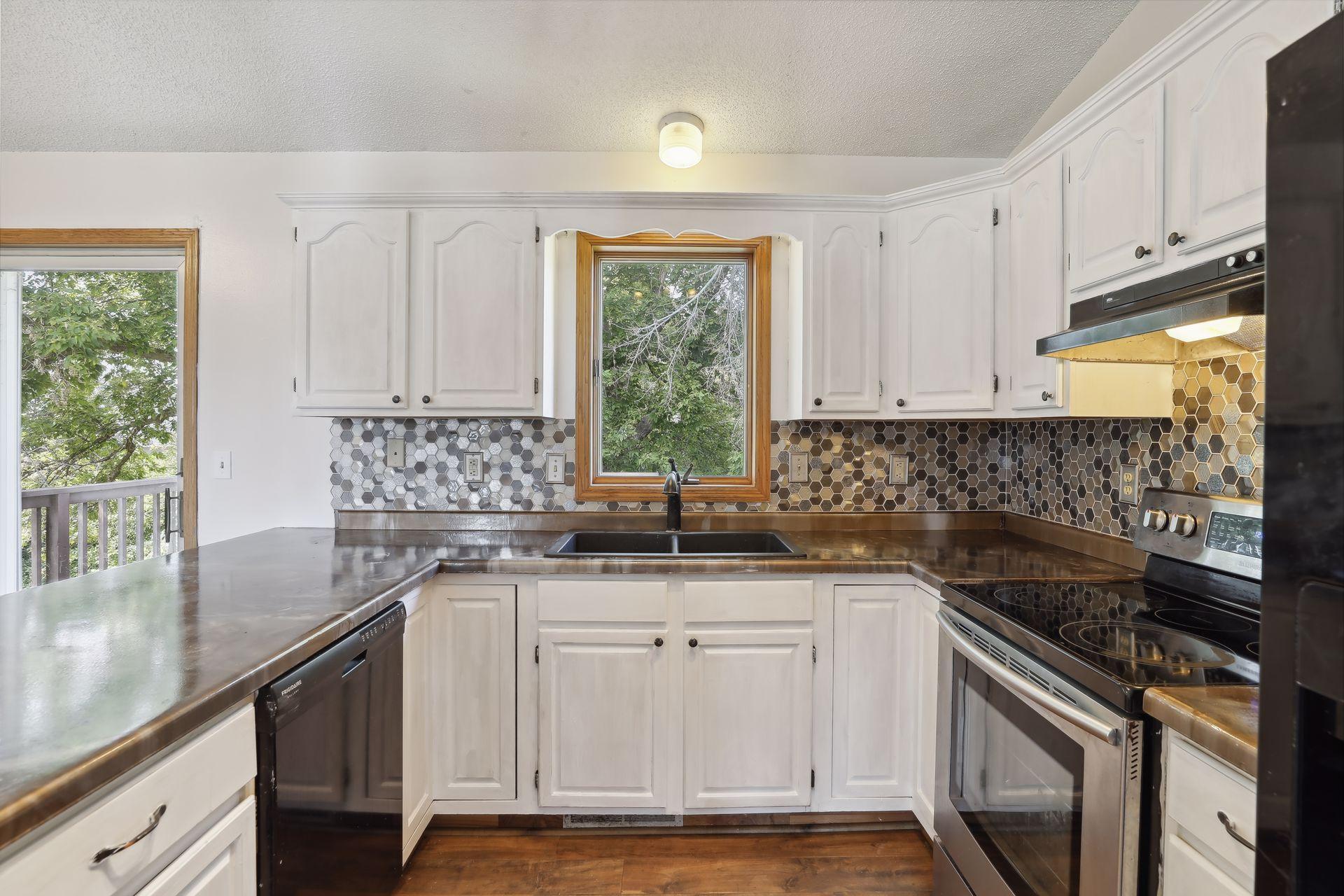 2950 Highview Knolls