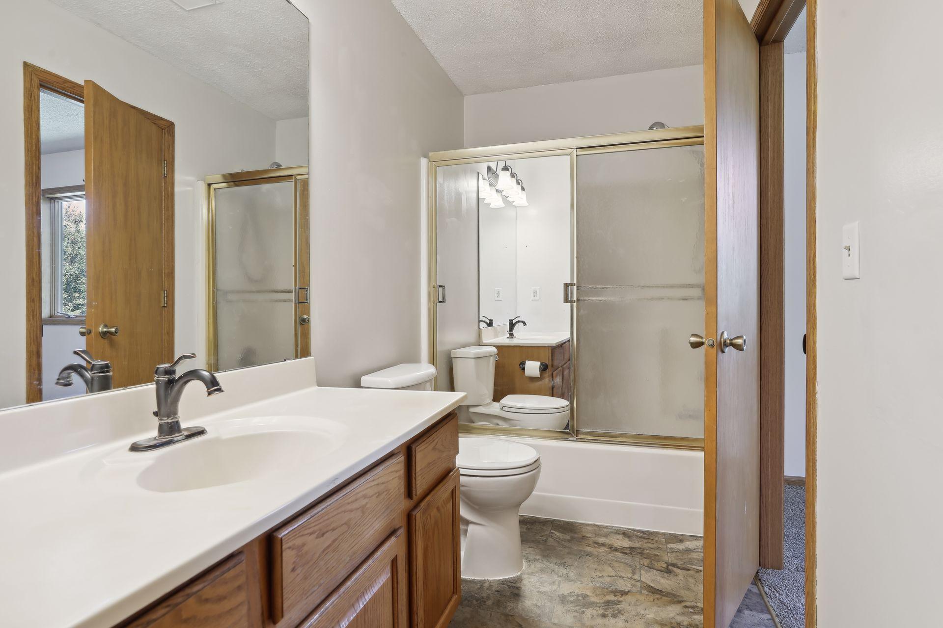 2950 Highview Knolls