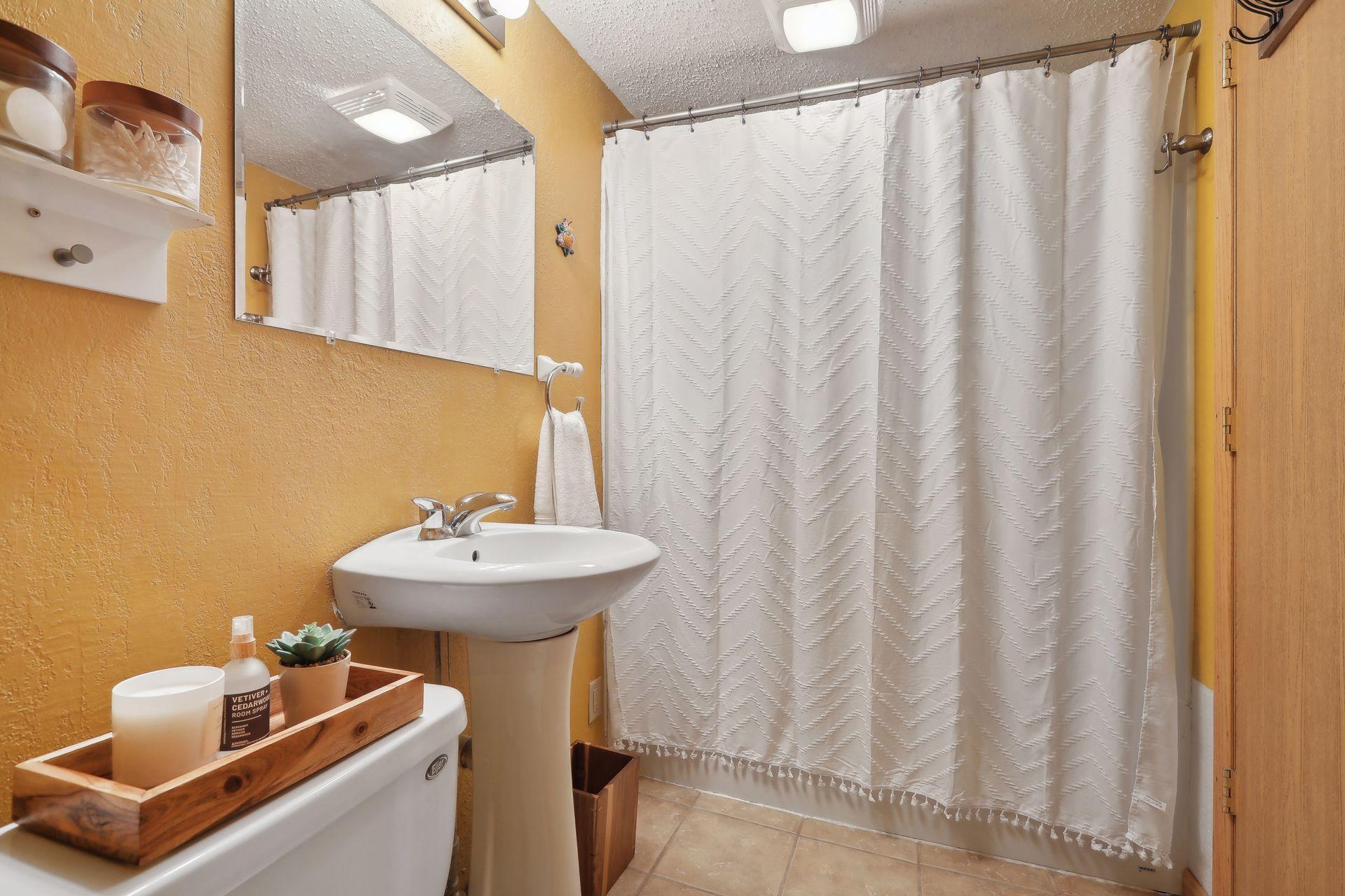 1338 Buchanan Street NE