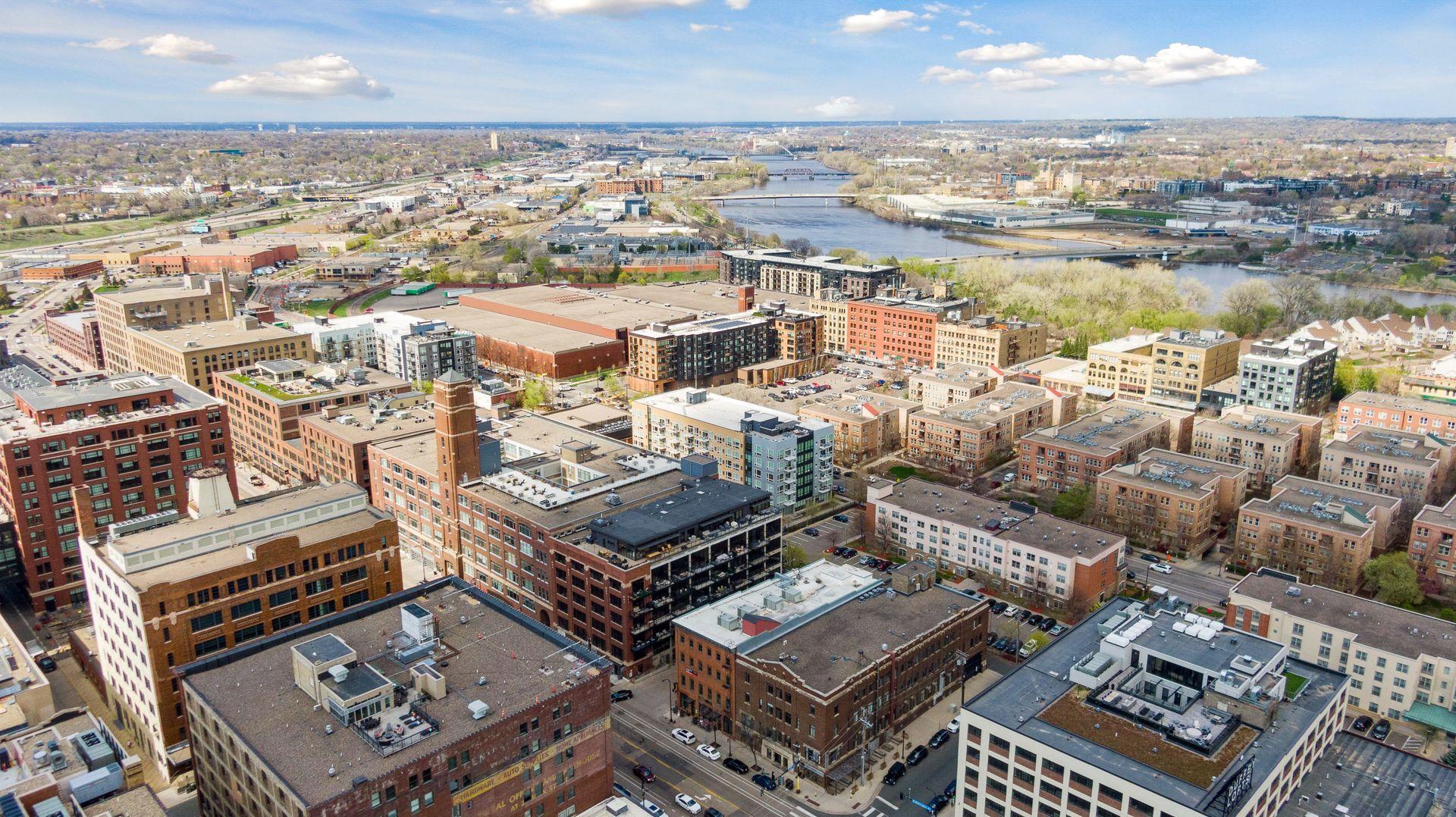 700 Washington Avenue N Unit: 626