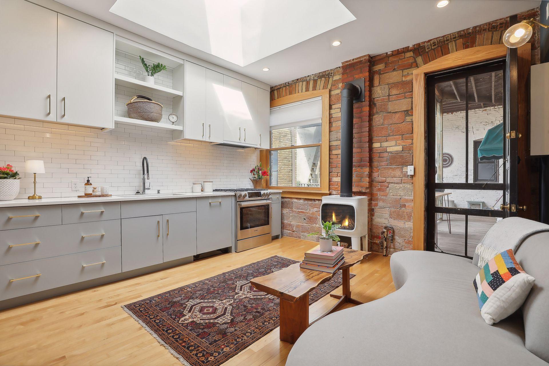 11 Summit Court Unit: 16