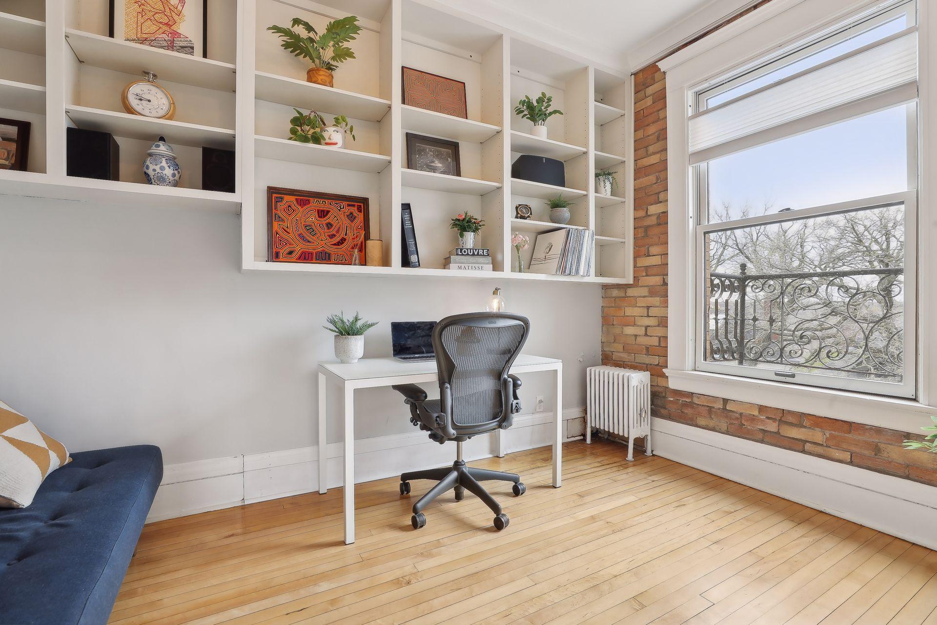 11 Summit Court Unit: 16