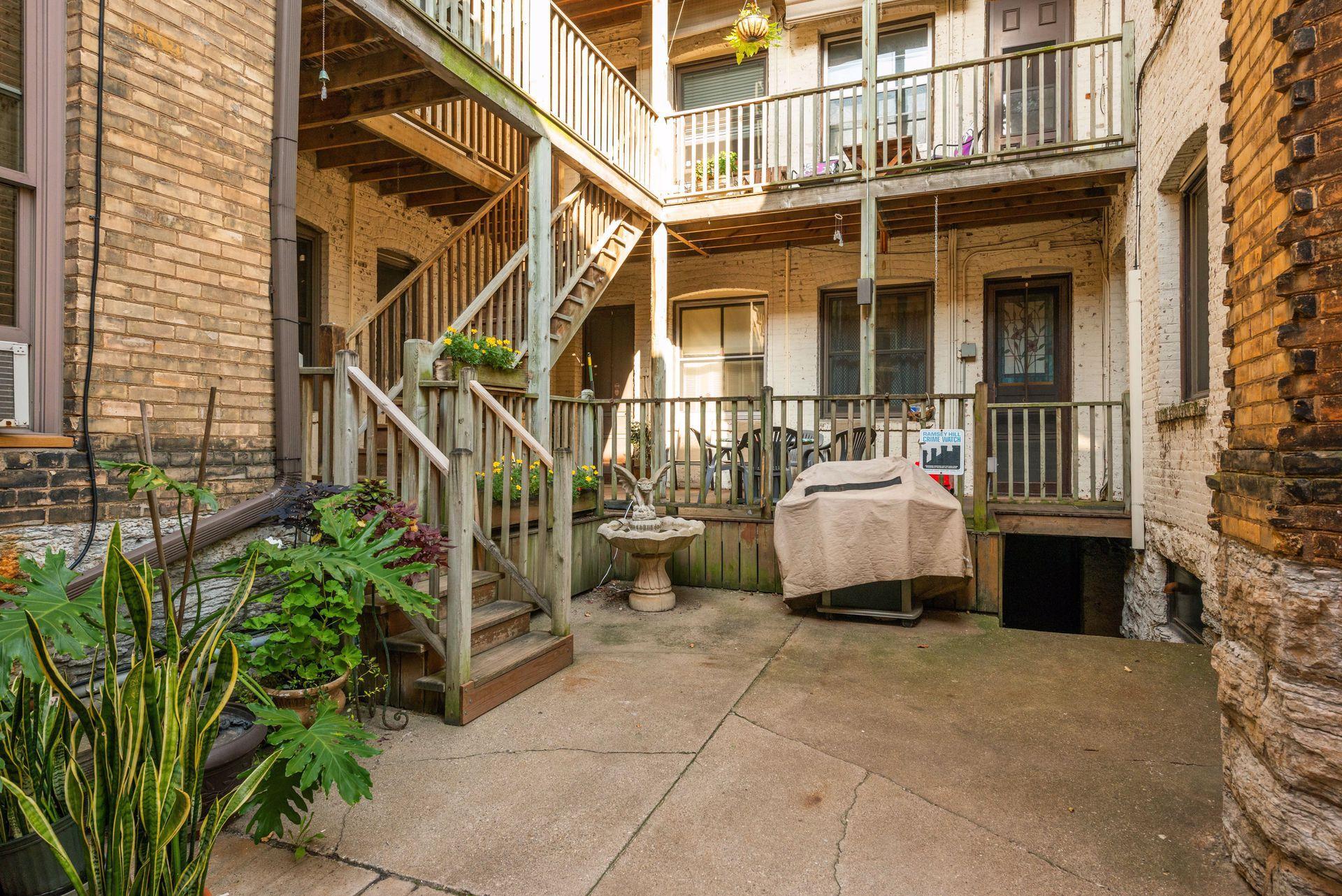 11 Summit Court Unit: 16