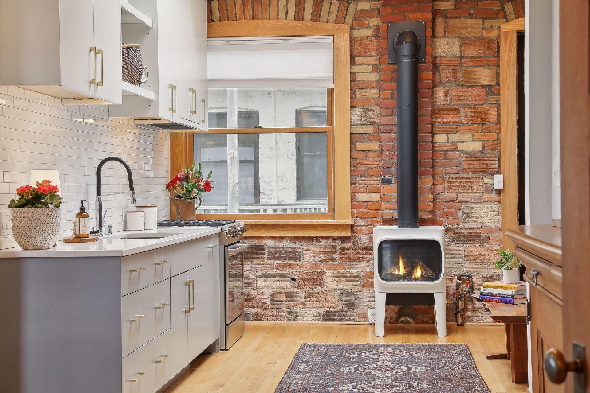 11 Summit Court Unit: 16