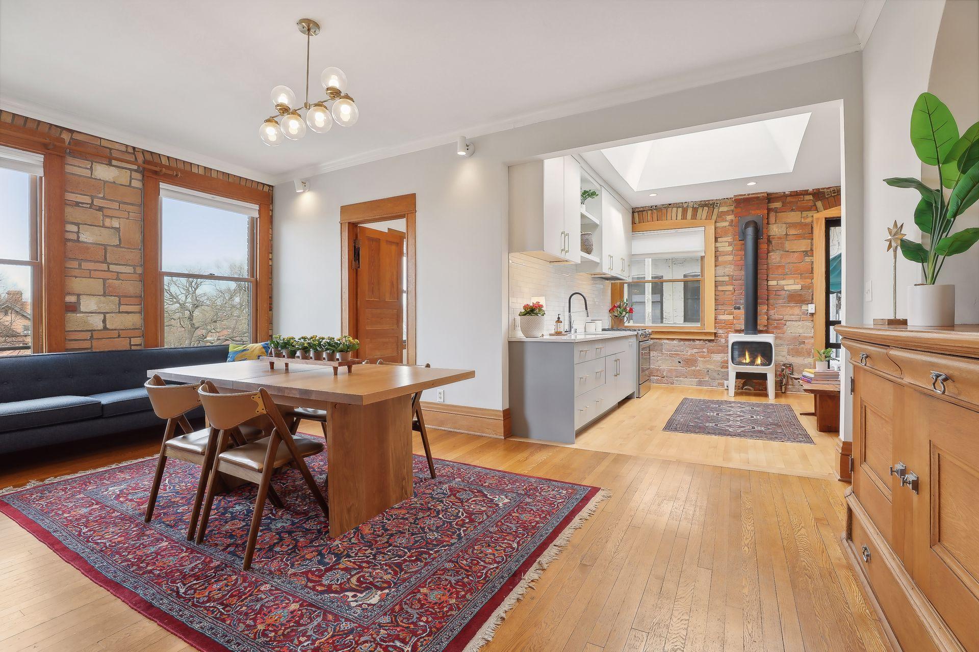 11 Summit Court Unit: 16