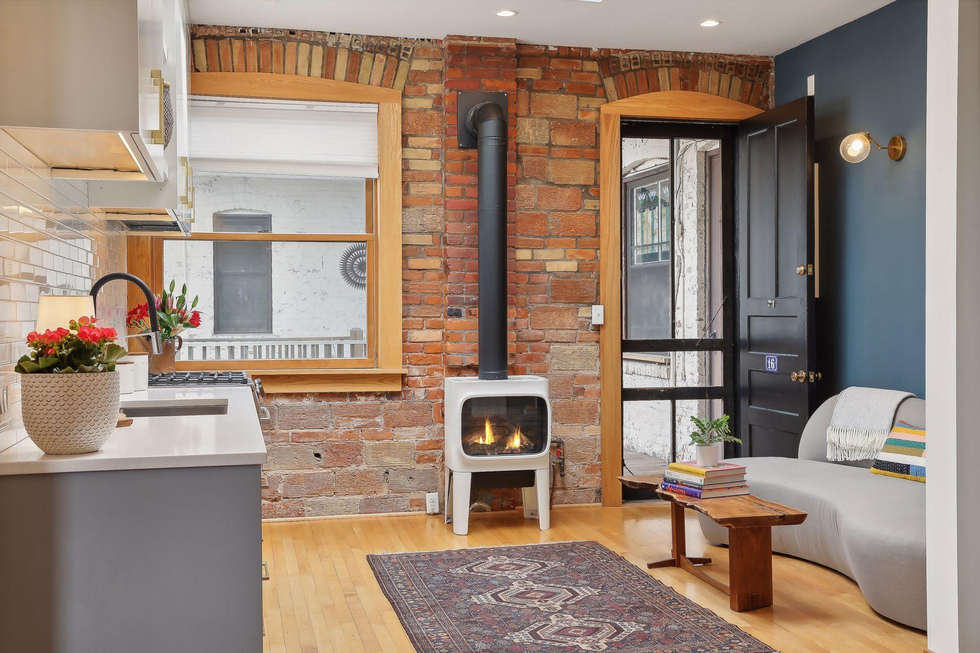 11 Summit Court Unit: 16