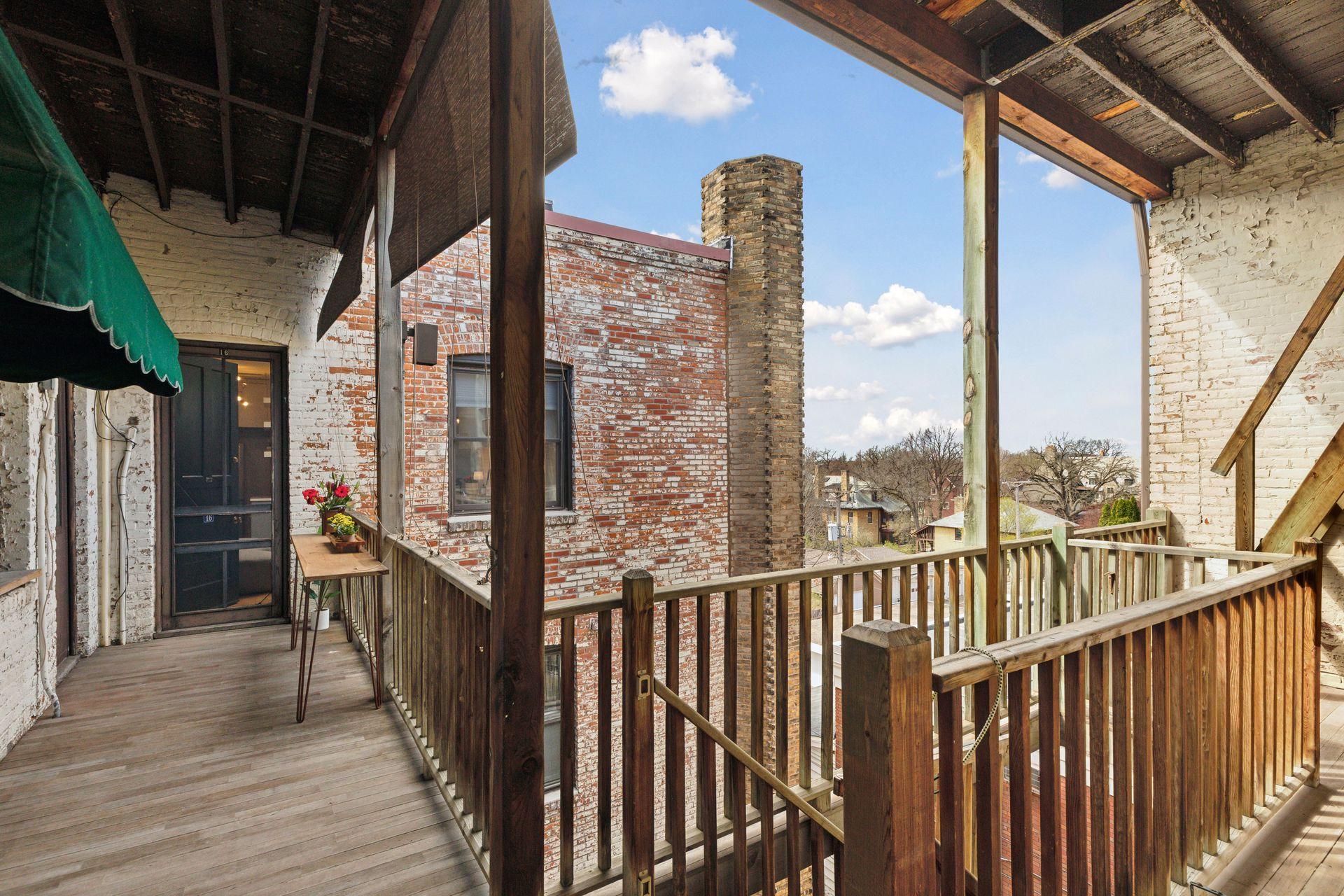 11 Summit Court Unit: 16