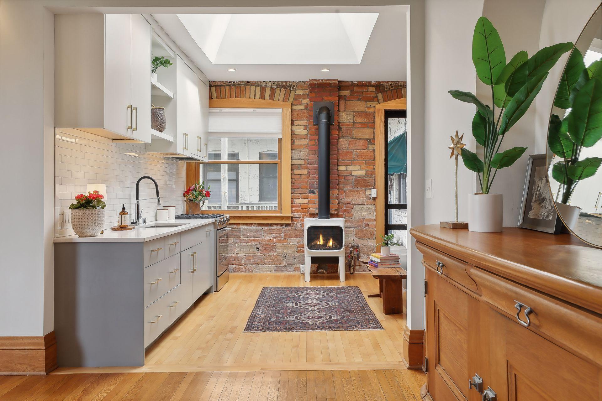 11 Summit Court Unit: 16