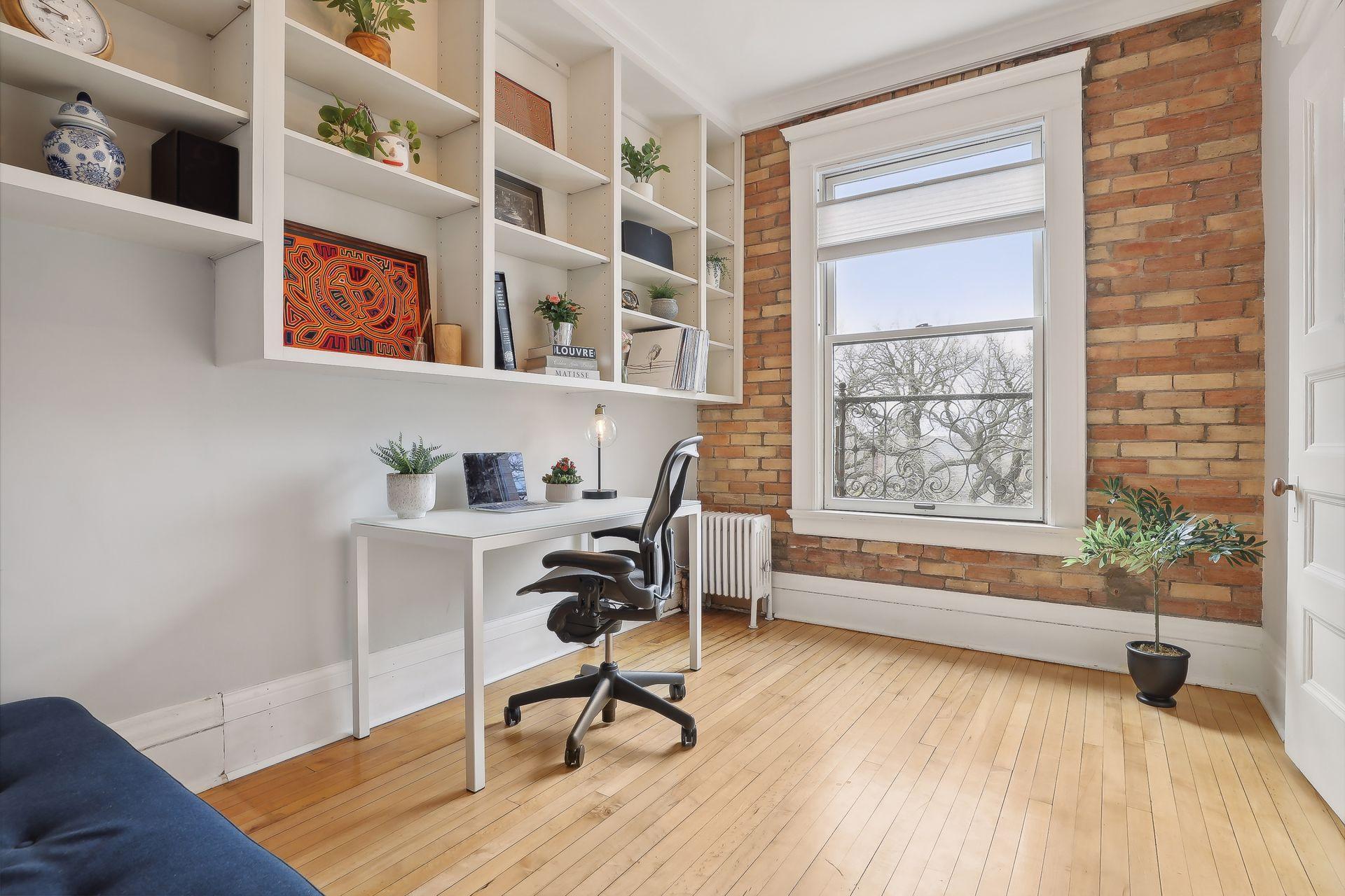 11 Summit Court Unit: 16