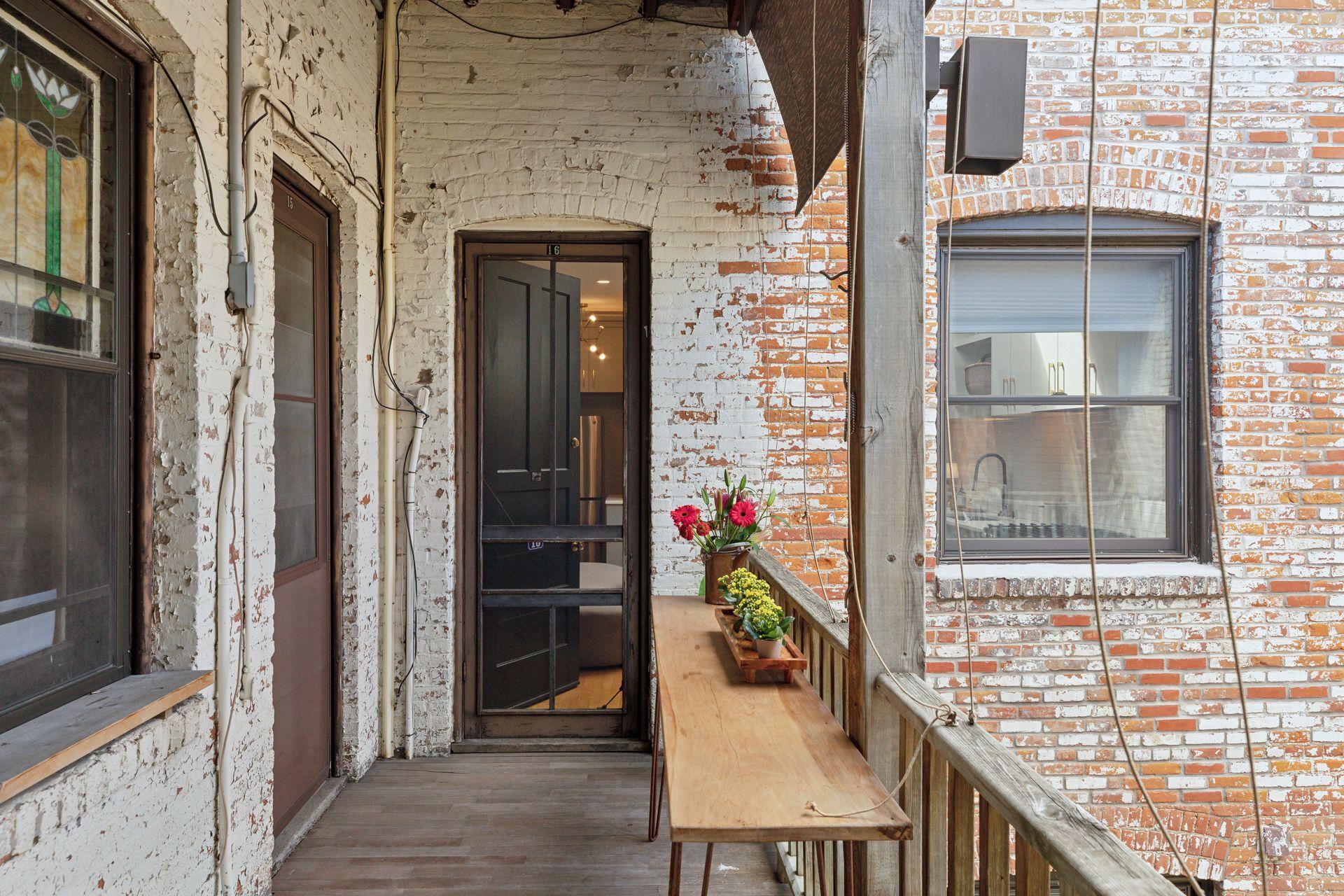 11 Summit Court Unit: 16