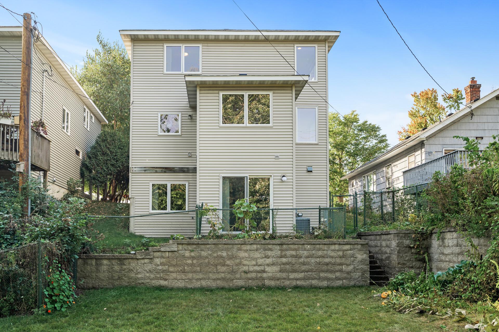 2839 Toledo Avenue S