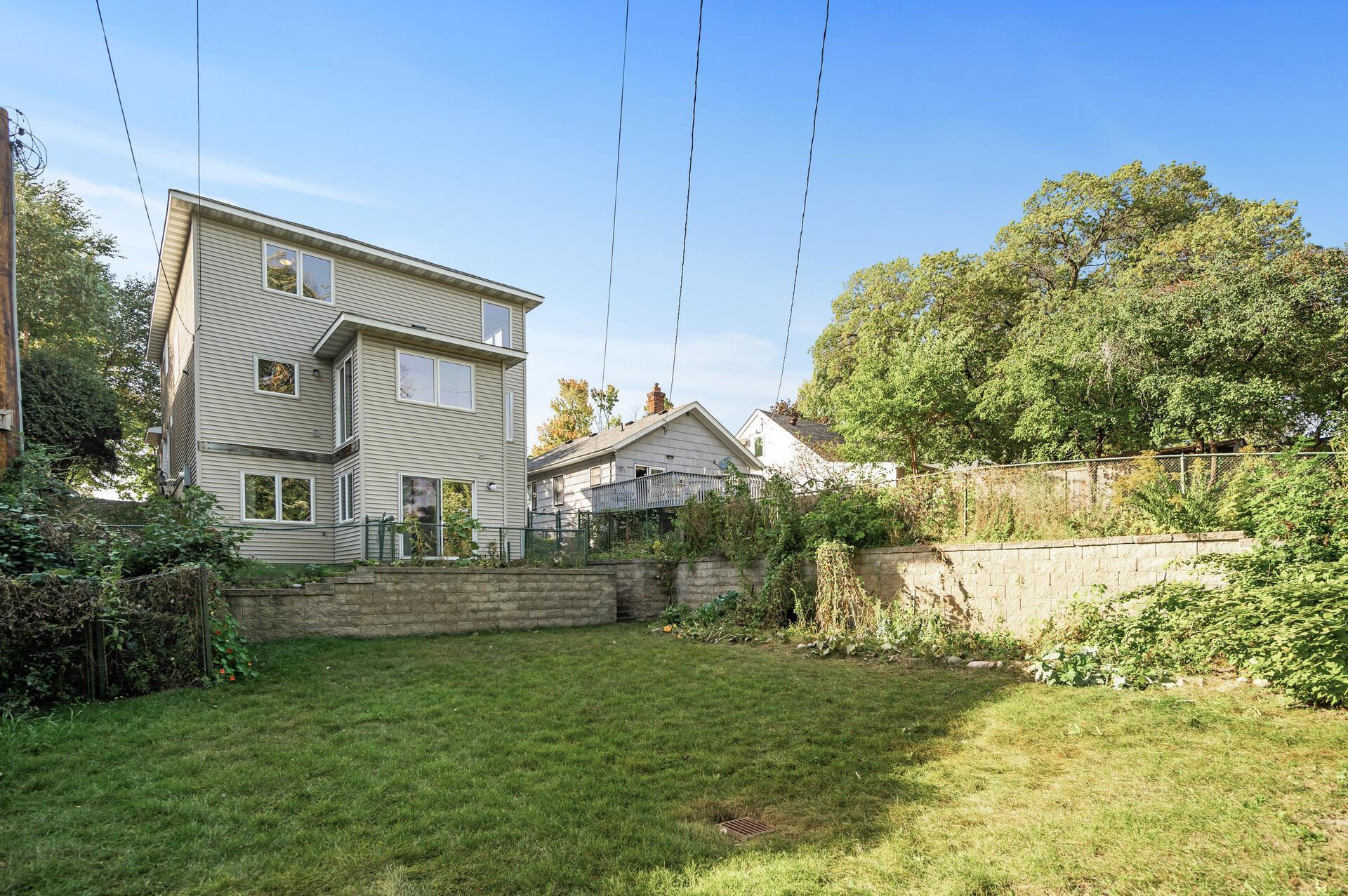 2839 Toledo Avenue S