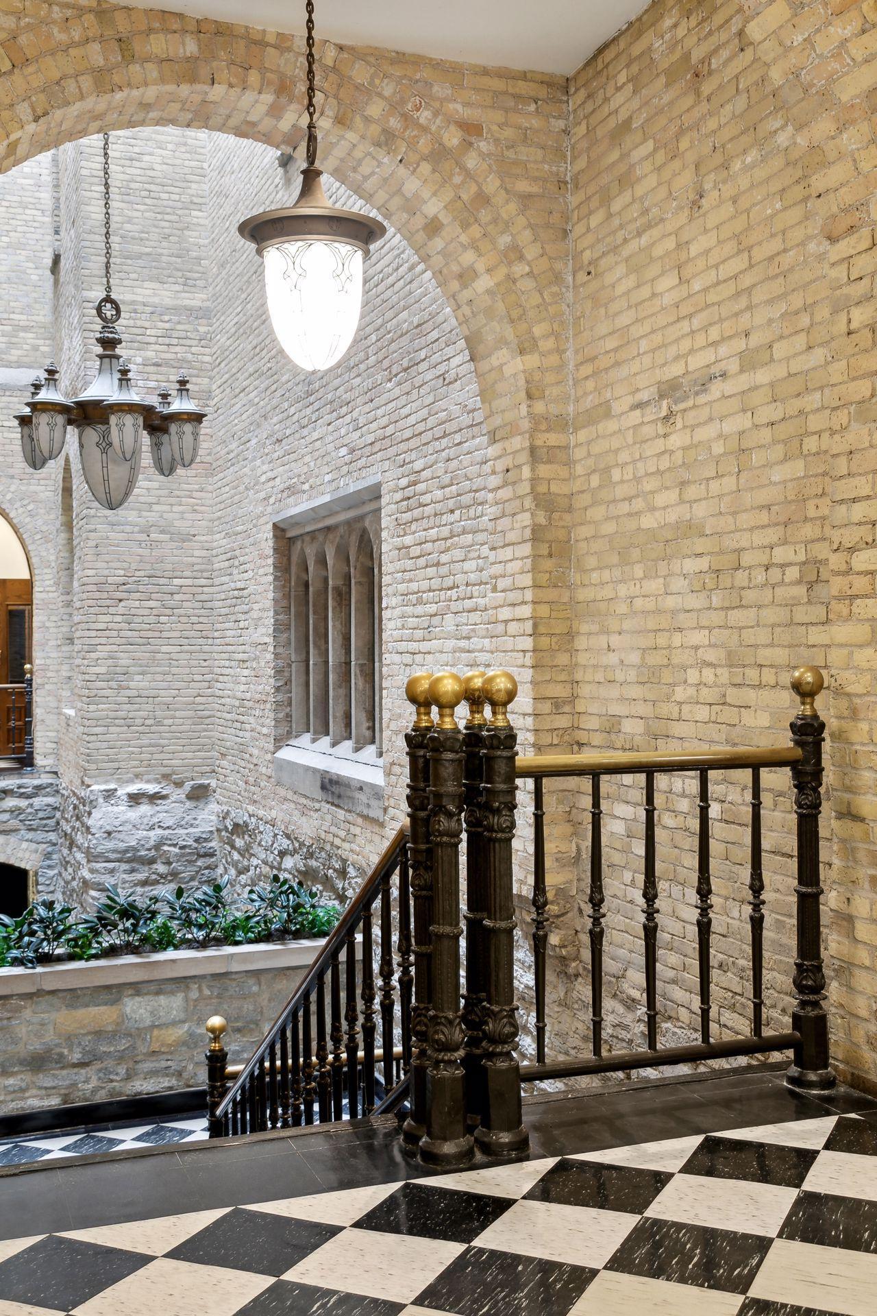 165 Western Avenue N Unit: 209