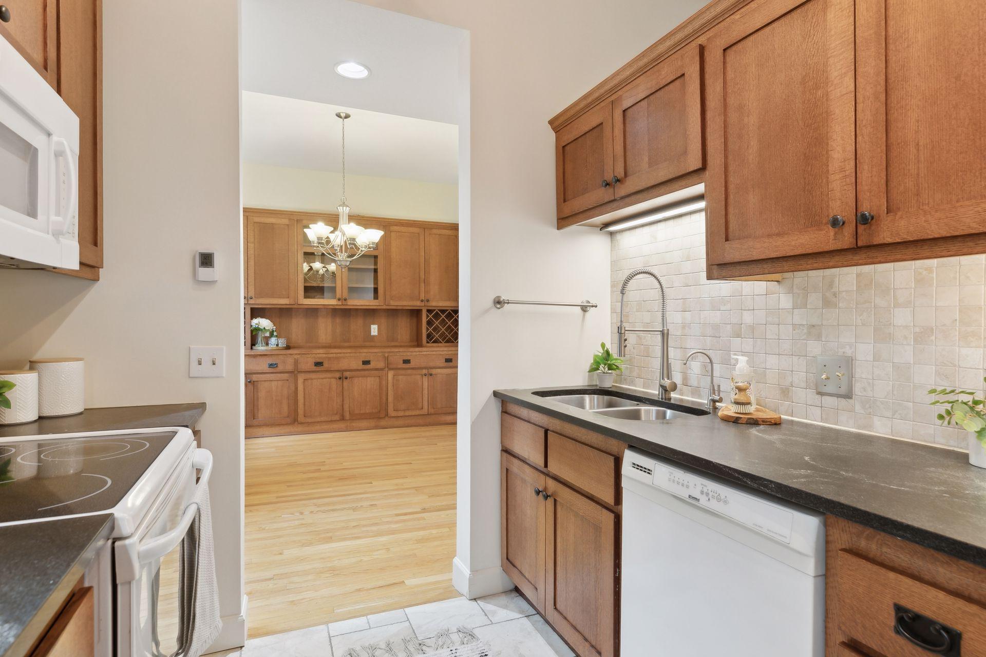 165 Western Avenue N Unit: 209