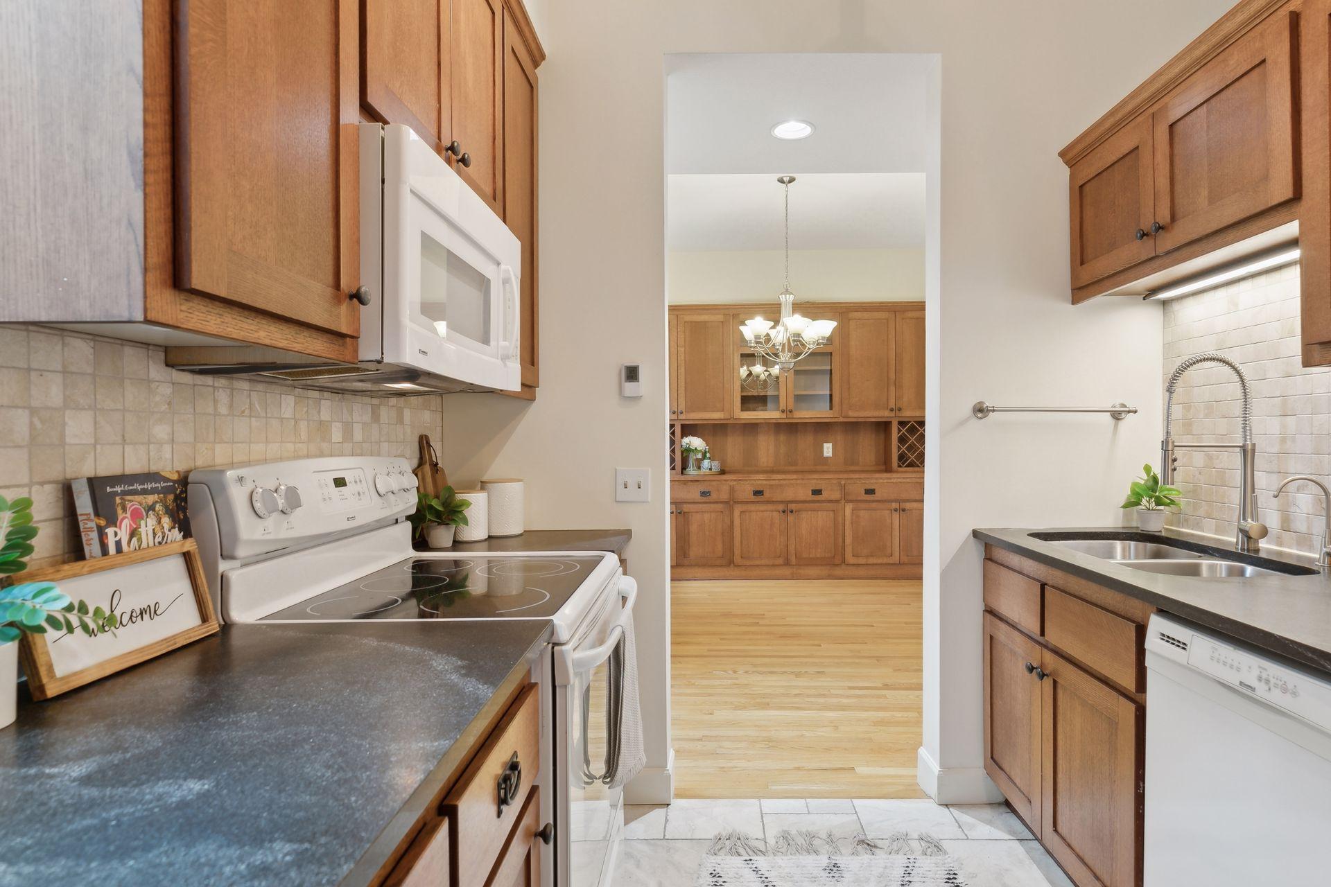 165 Western Avenue N Unit: 209