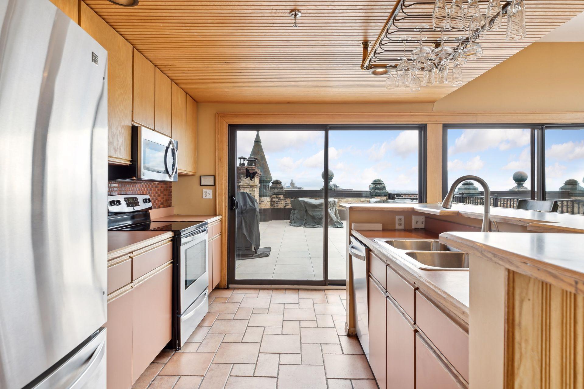 165 Western Avenue N Unit: 209