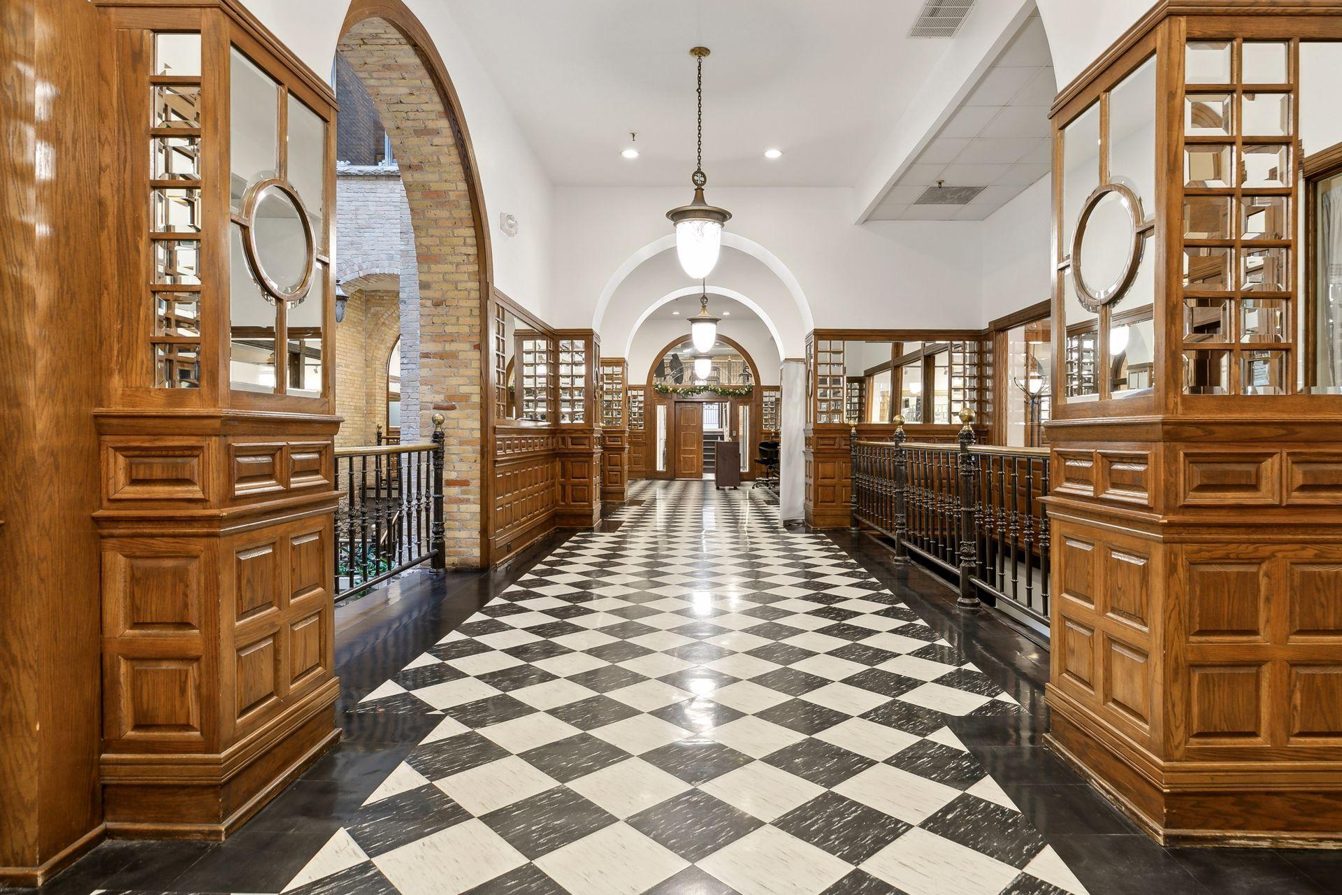 165 Western Avenue N Unit: 209