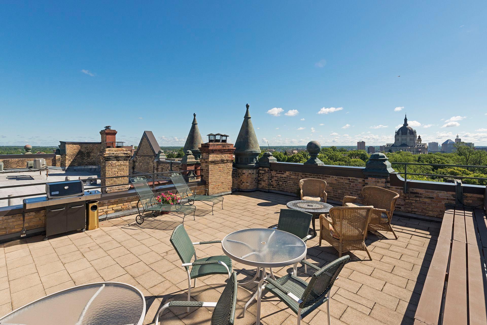 165 Western Avenue N Unit: 209