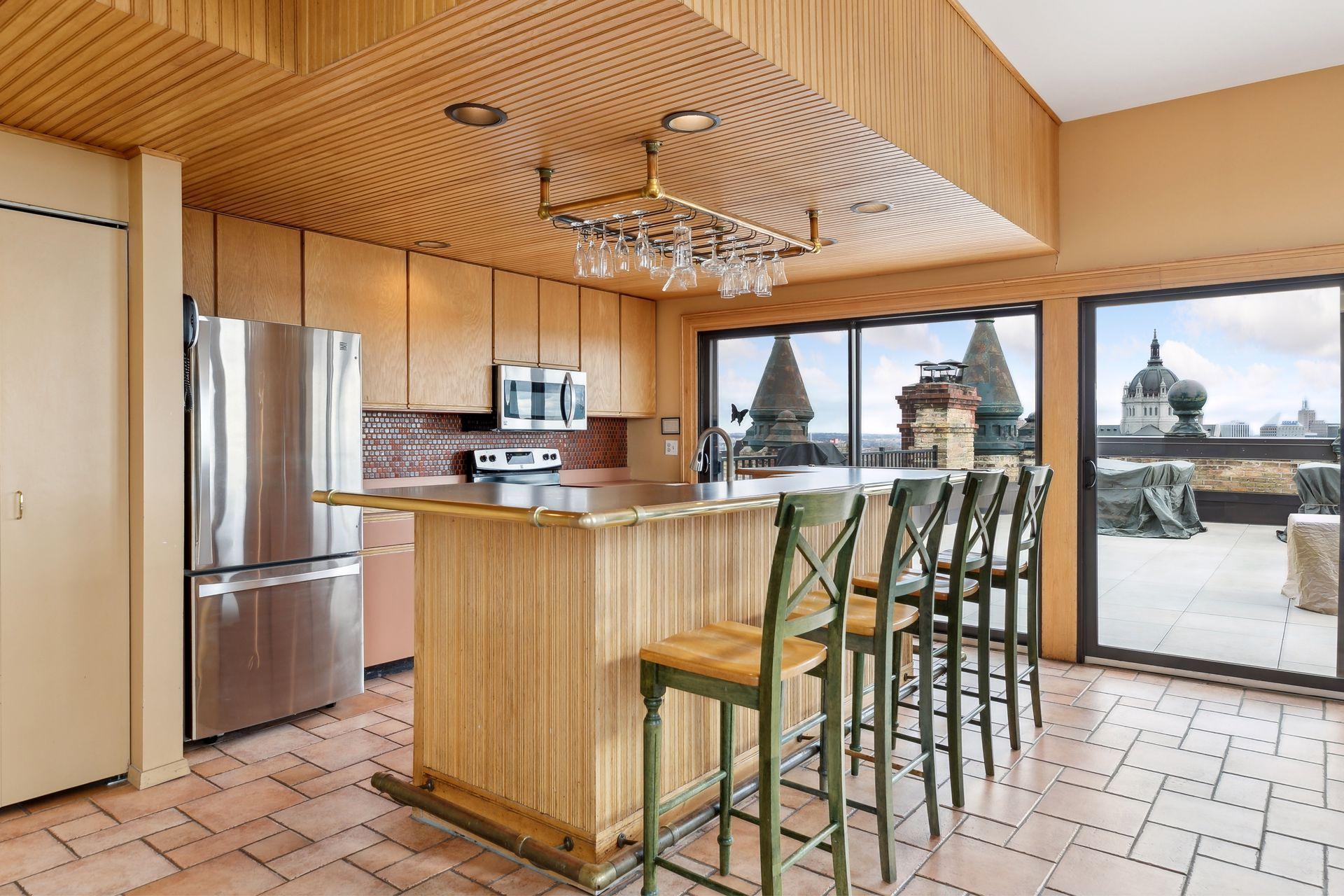 165 Western Avenue N Unit: 209