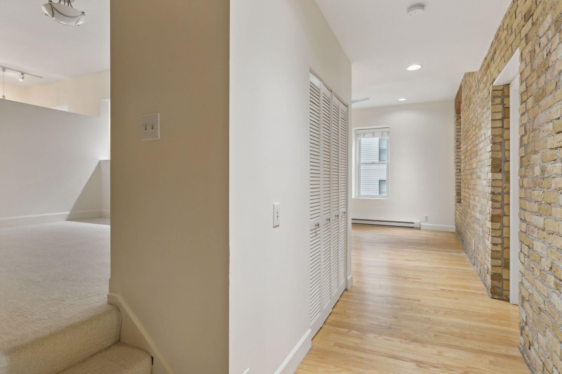 165 Western Avenue N Unit: 209