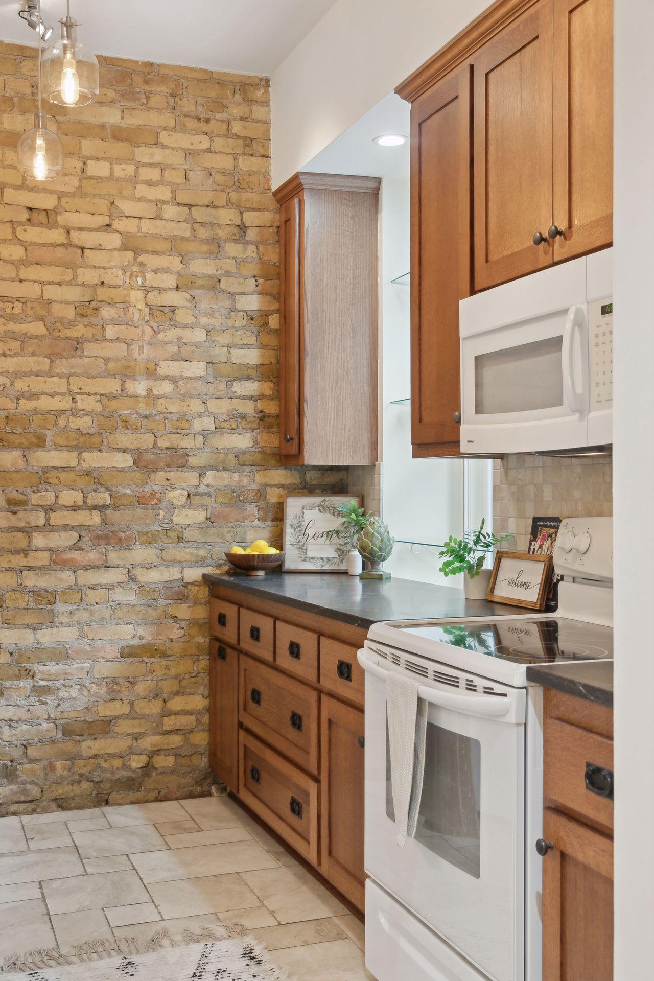 165 Western Avenue N Unit: 209